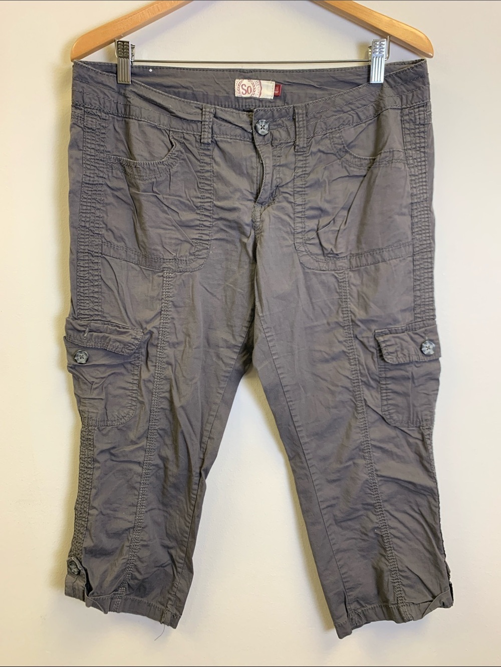 SO Women's Gray Capris